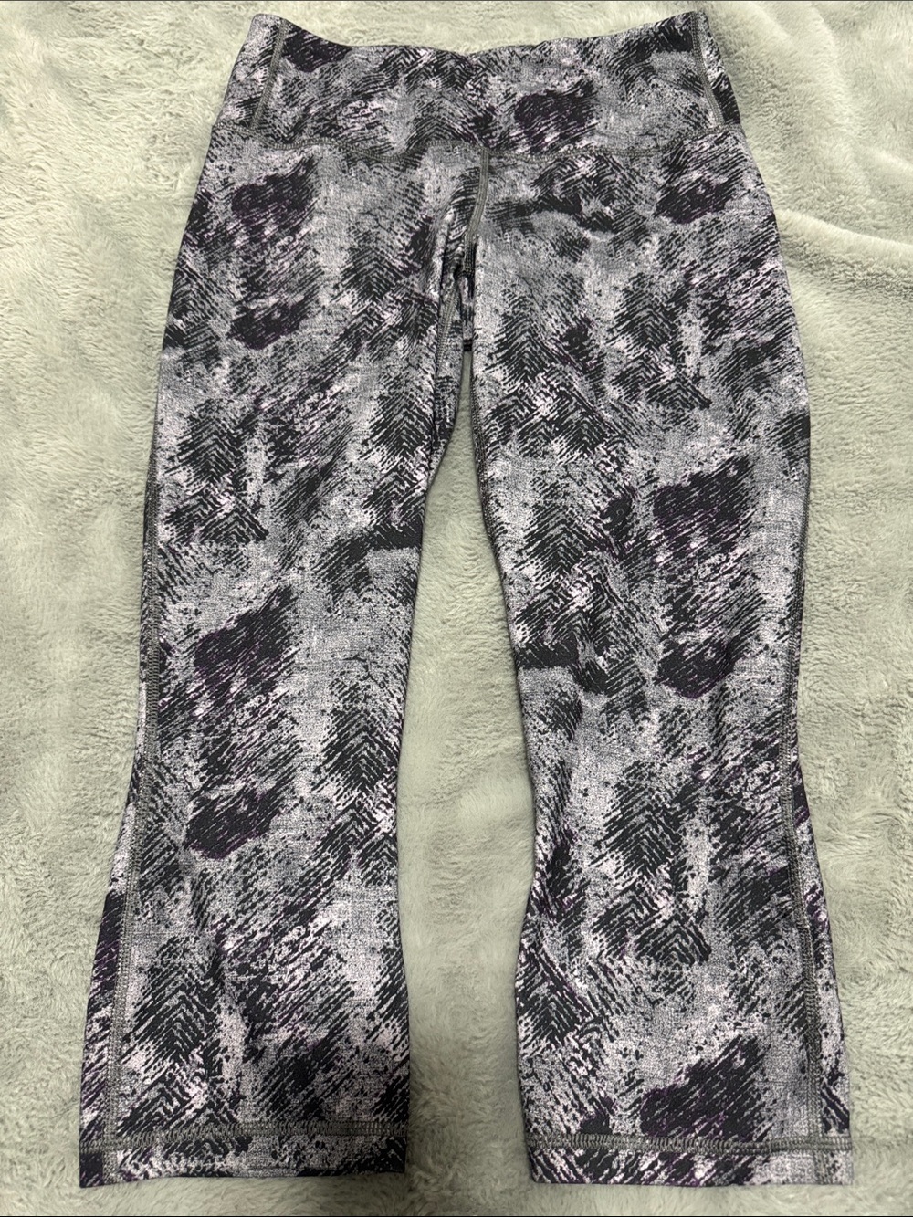 Patagonia Black and Purple Patterned Capri Leggings